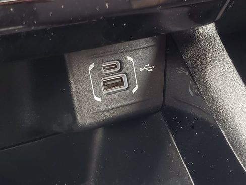 Used 2023 Jeep Compass Limited AWD/4WD image 18