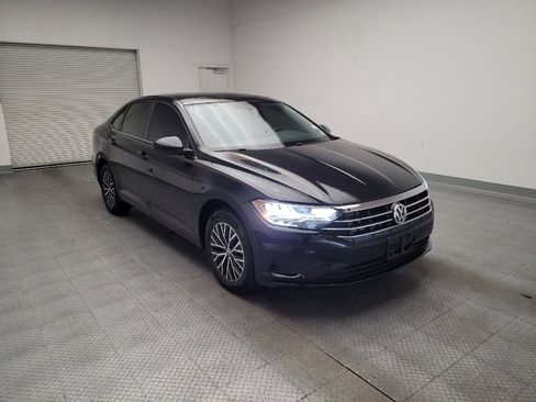 Used 2021 Volkswagen Jetta SE w/ SE Cold Weather Package FWD image 13