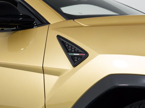 Used 2023 Lamborghini Urus S AWD/4WD image 17