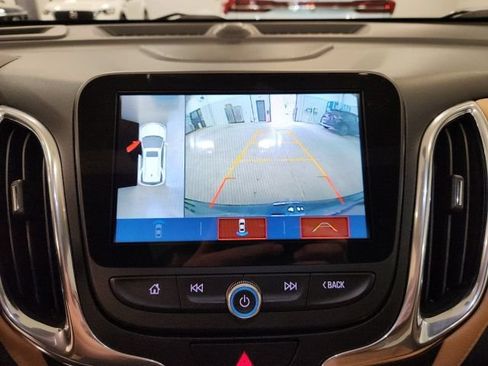 Used 2018 Chevrolet Equinox Premier AWD/4WD image 16