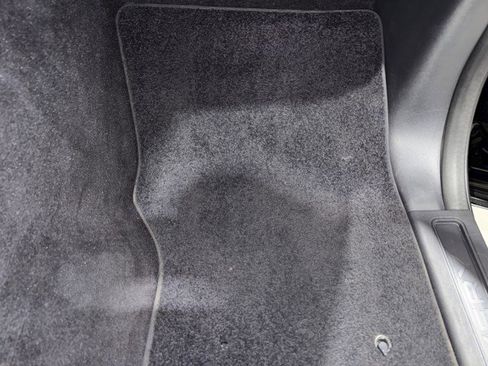 Used 2018 Land Rover Discovery SE image 66