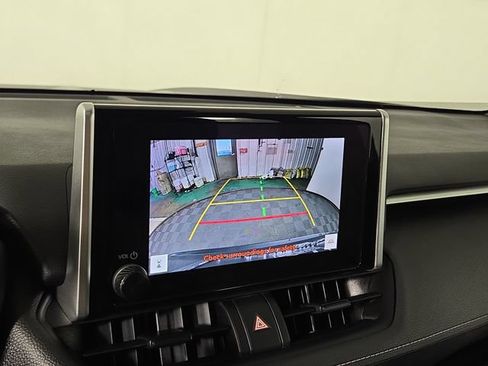Used 2025 Toyota RAV4 XLE FWD image 18
