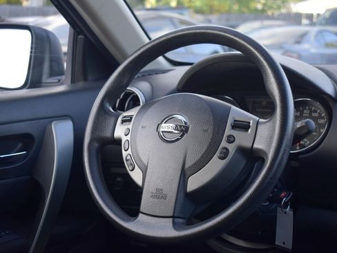 Used 2011 Nissan Rogue S Krom Edition image 12