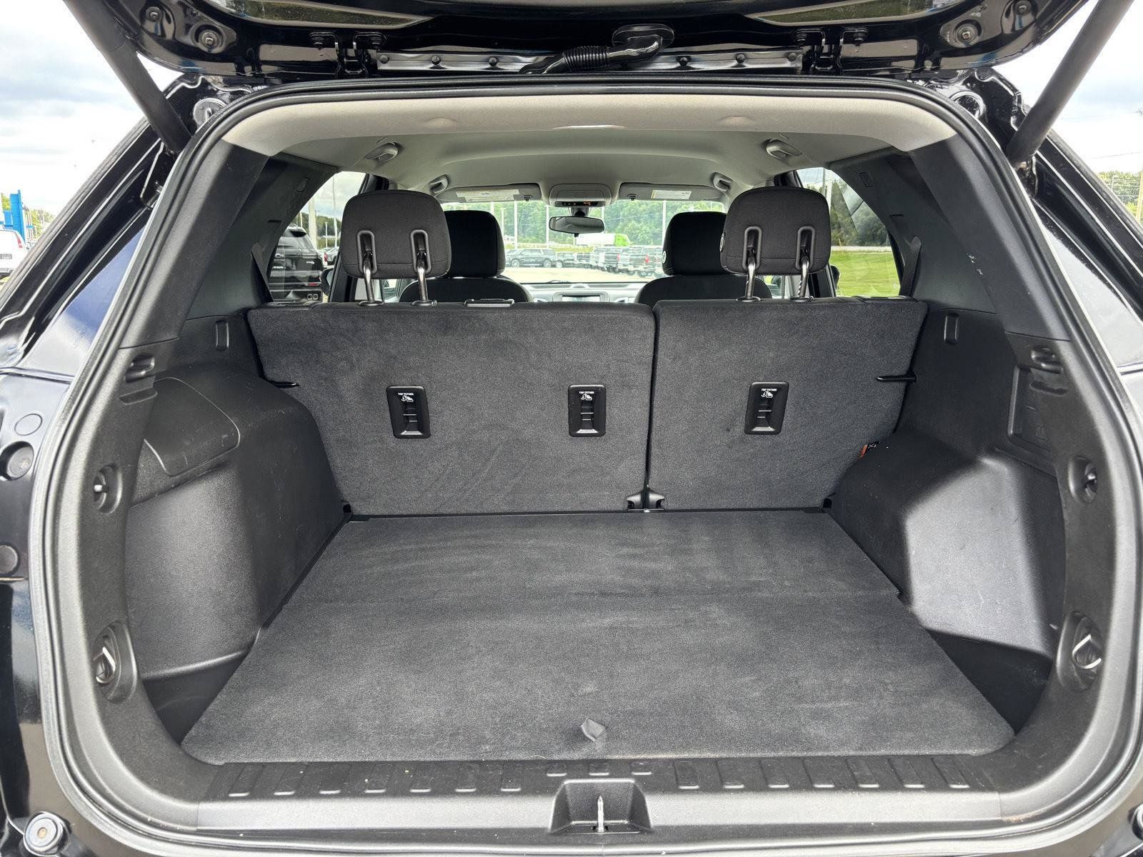 Used 2018 Chevrolet Equinox LT AWD/4WD image 11