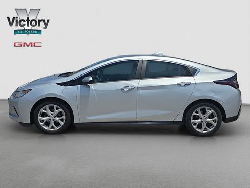 Used 2018 Chevrolet Volt Premier w/ Driver Confidence Package FWD image 6