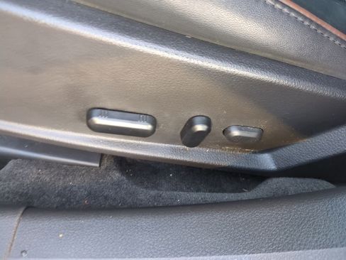 Used 2012 Lincoln MKZ image 17