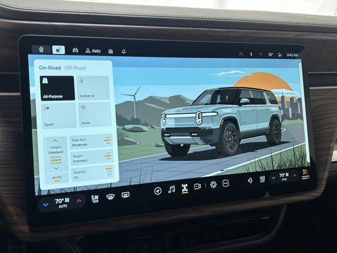 Used 2023 Rivian R1S Adventure image 18