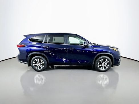 New 2026 Toyota Highlander XLE image 9