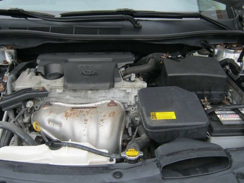 Used 2014 Toyota Camry SE FWD image 14