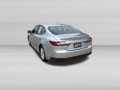 Used 2026 Toyota Camry LE FWD image 8