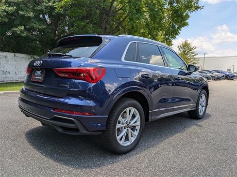 Used 2025 Audi Q3 2.0T Premium image 2