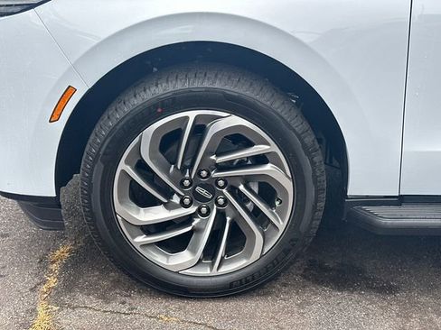 New 2026 Lincoln Navigator Premiere AWD/4WD image 12