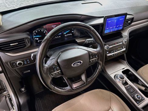 Used 2020 Ford Explorer XLT AWD/4WD image 19