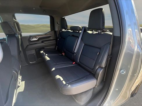 Used 2024 GMC Sierra 1500 SLT image 15