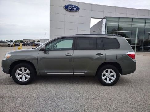 Used 2010 Toyota Highlander 2WD image 2