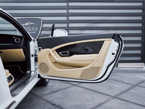 Used 2016 Bentley Continental GT image 22