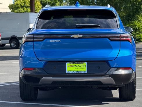 Used 2025 Chevrolet Equinox EV LT w/ Convenience Package image 12