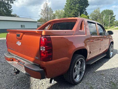 Used 2007 Chevrolet Avalanche LT AWD/4WD image 5
