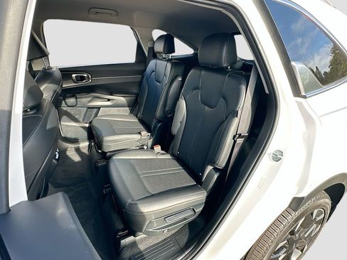 Certified 2025 Kia Sorento EX FWD image 24