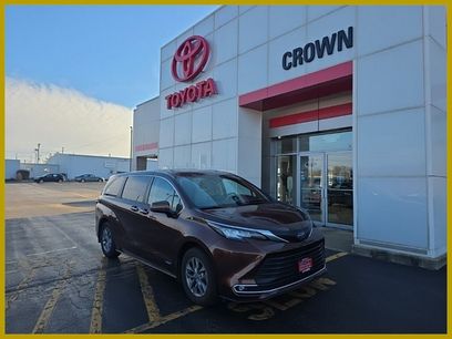 Certified 2021 Toyota Sienna XLE
