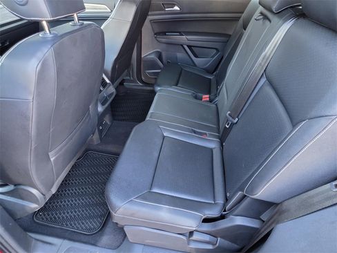 Used 2020 Volkswagen Atlas Cross Sport SE w/ Panoramic Sunroof Package image 10