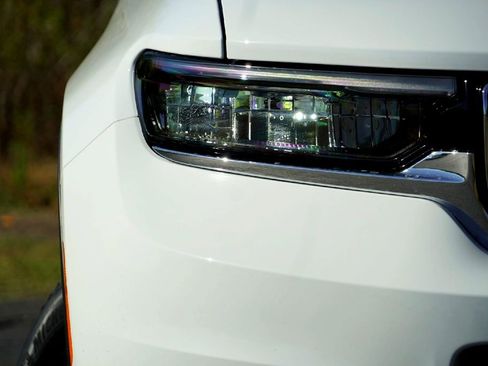 New 2025 Jeep Grand Cherokee L Limited image 3