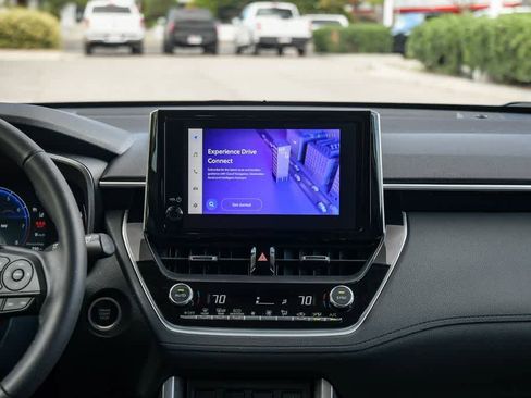 Used 2023 Toyota Corolla Cross XLE w/ Convenience Package FWD image 14