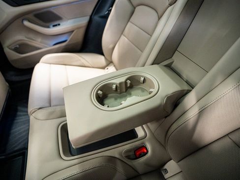 Used 2021 Porsche Taycan image 52