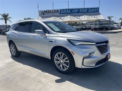 Used 2022 Buick Enclave Premium image 2