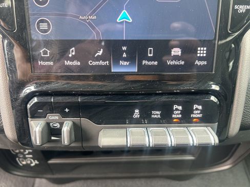 Used 2026 RAM 2500 Big Horn AWD/4WD image 25