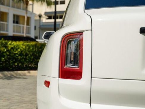 Used 2024 Rolls-Royce Cullinan image 44