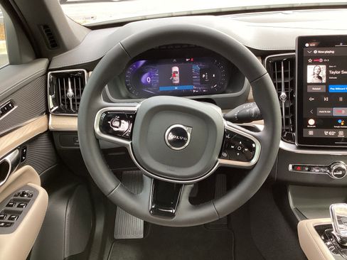 Used 2026 Volvo XC90 B6 Plus w/ Protection Package Premier AWD/4WD image 19