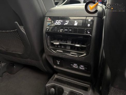 Certified 2022 Jeep Grand Cherokee L Limited AWD/4WD image 32