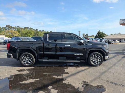 Used 2022 GMC Sierra 1500 SLT AWD/4WD image 4