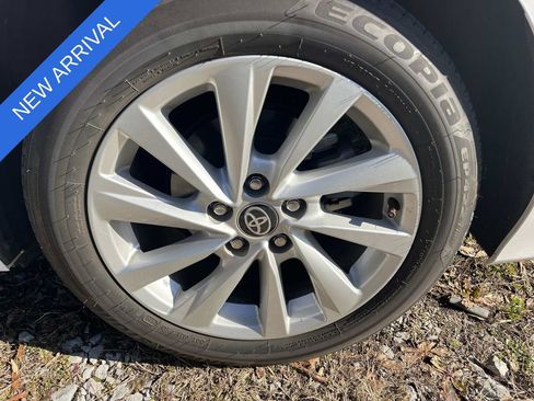 Used 2023 Toyota Camry LE image 10