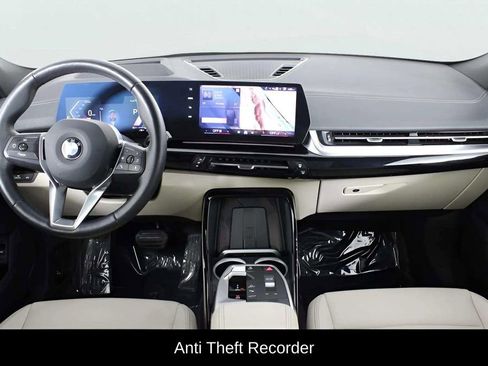 Used 2025 BMW X2 xDrive28i image 17
