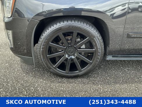 Used 2019 Cadillac Escalade Premium Luxury RWD image 9