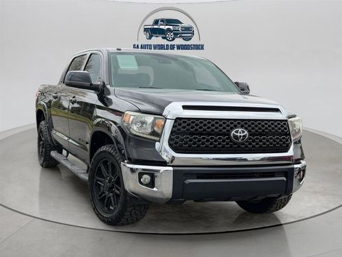 Used 2018 Toyota Tundra SR5 w/ SR5 Upgrade Package image 4