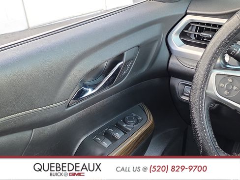 Used 2020 GMC Acadia SLE w/ LPO, Black Accent Package FWD image 23