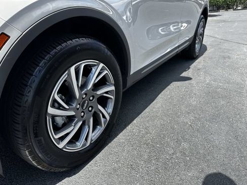 Used 2024 Lincoln Corsair AWD w/ Equipment Group 101A image 12