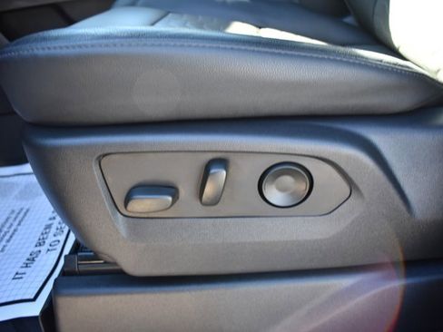 Used 2023 Chevrolet Silverado 1500 ZR2 w/ Technology Package image 18