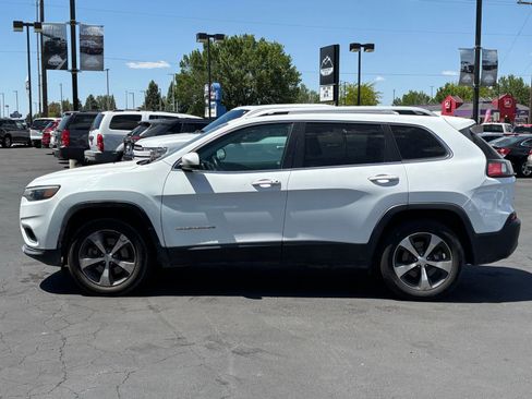 Used 2019 Jeep Cherokee Limited AWD/4WD image 3