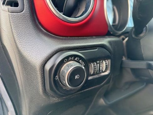 Used 2019 Jeep Wrangler Unlimited Rubicon image 17