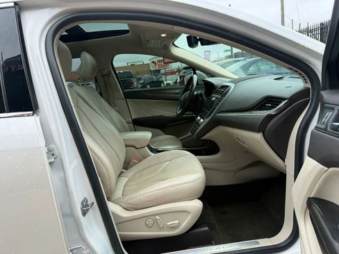 Used 2019 Lincoln MKC Reserve w/ MKC Climate Package image 10