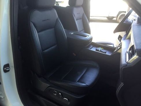 Used 2024 GMC Yukon XL Denali AWD/4WD image 33