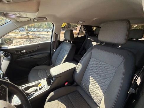 Used 2018 Chevrolet Equinox LT image 12