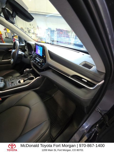 Used 2023 Toyota Highlander XLE AWD/4WD image 22