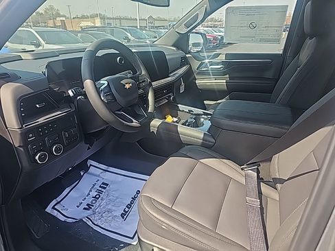 New 2026 Chevrolet Suburban LT w/ Comfort Package AWD/4WD image 13