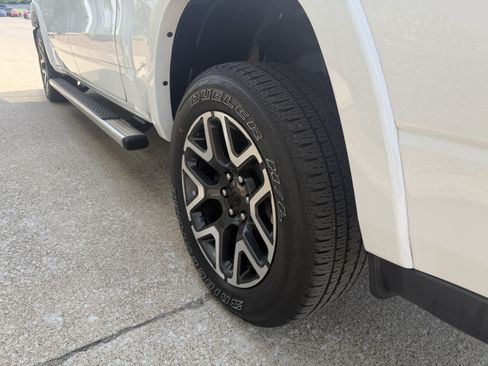 Used 2025 RAM 1500 Laramie w/ Sport Appearance Package AWD/4WD image 14
