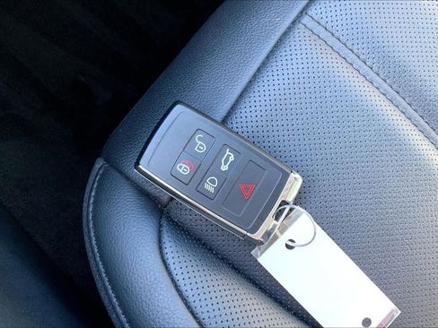 Used 2023 Land Rover Range Rover Evoque S image 13